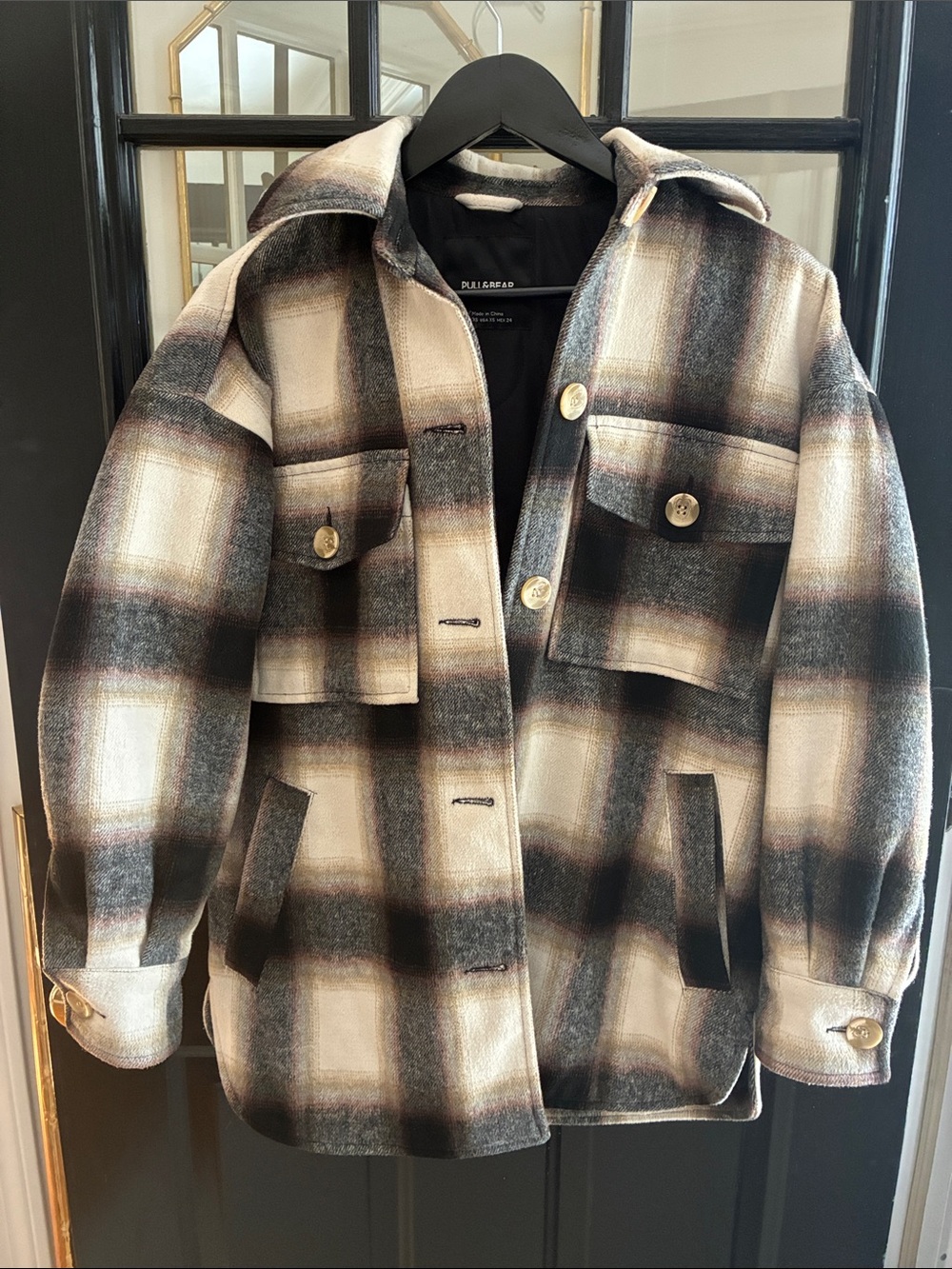 Pull&Bear Women’s Plaid Shirt Jacket in Black and Cream